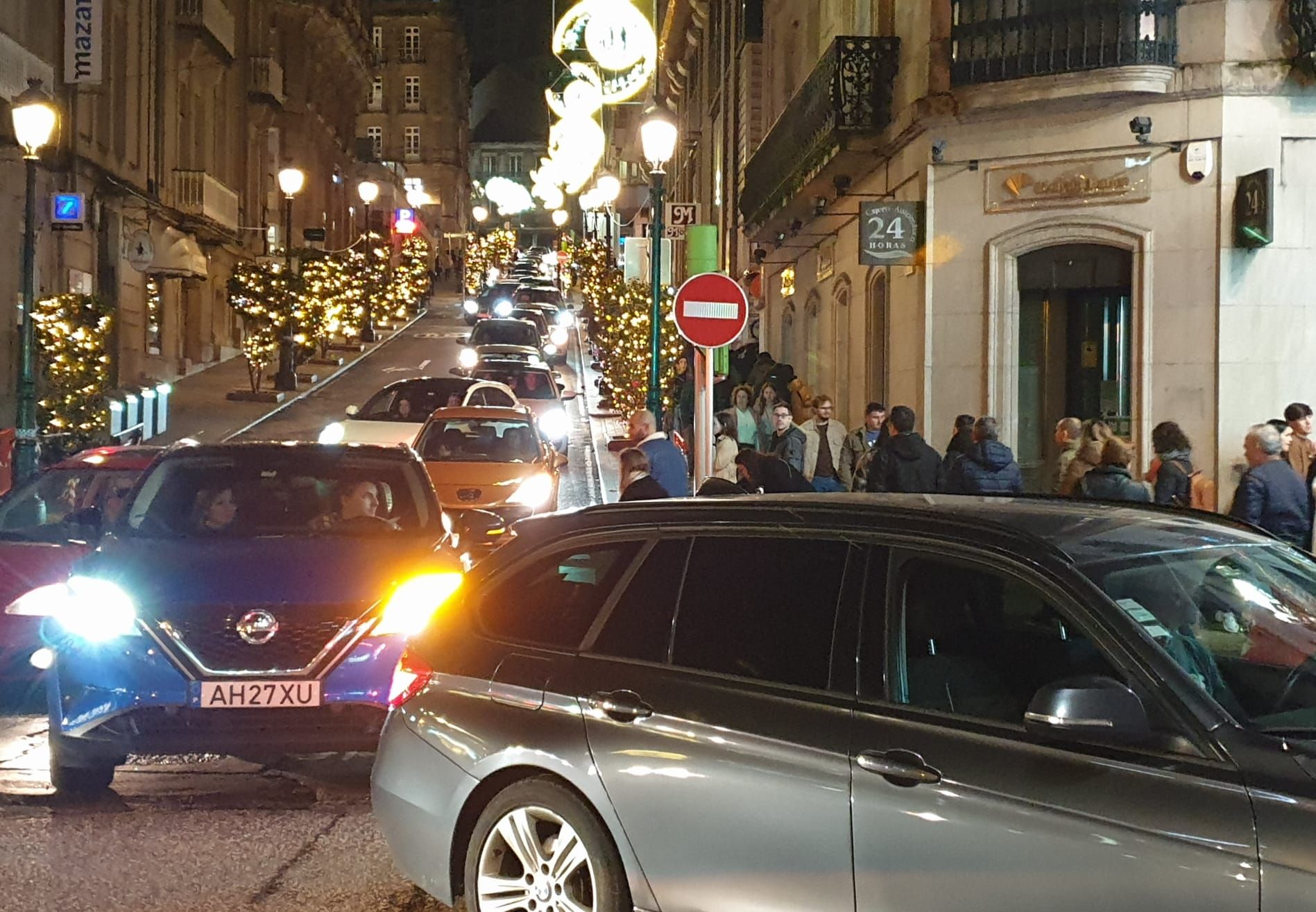 Monumental atasco en el centro de Vigo