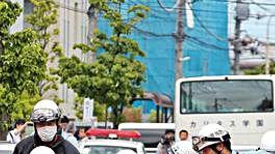 Un ataque con cuchillos a colegialas ocasiona dos muertos y 17 heridos en Japón