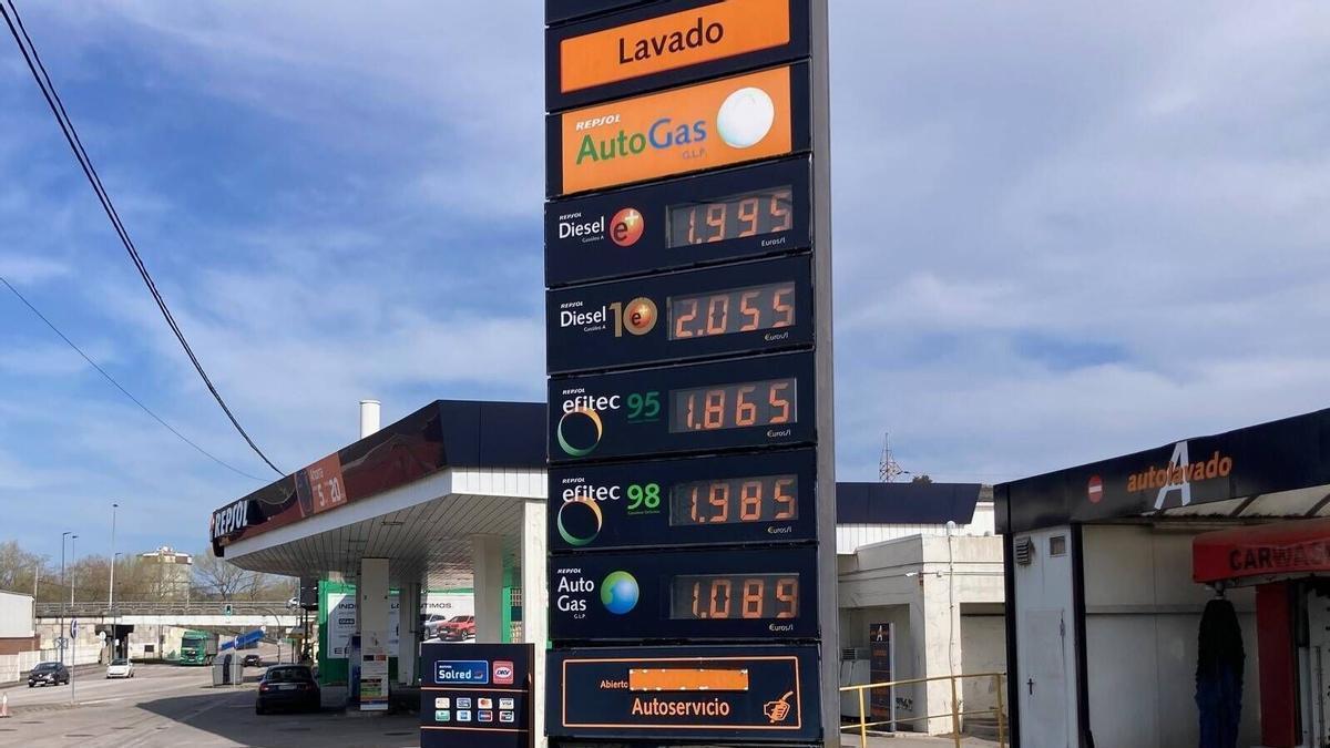 Una gasolinera en las afueras de Avilés