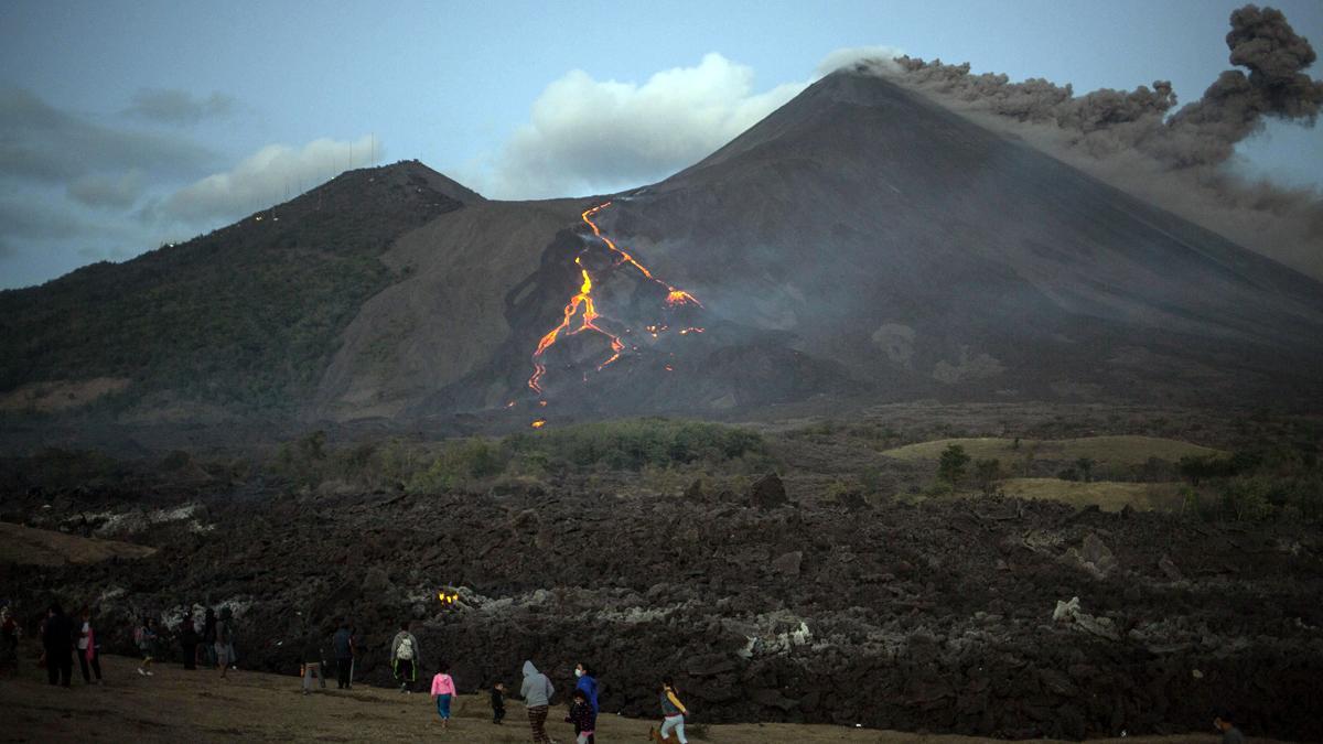 Imágenes de la erupción de ceniza del volcán La Soufriere