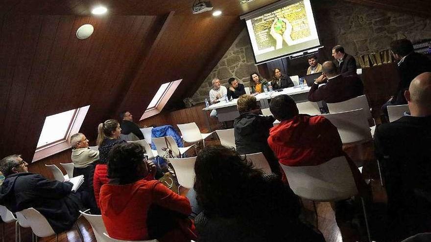 Seminario técnico sobre turismo Galicia-Norte de Portugal, ayer, en Salvaterra de Miño. // Alfredo Hernández