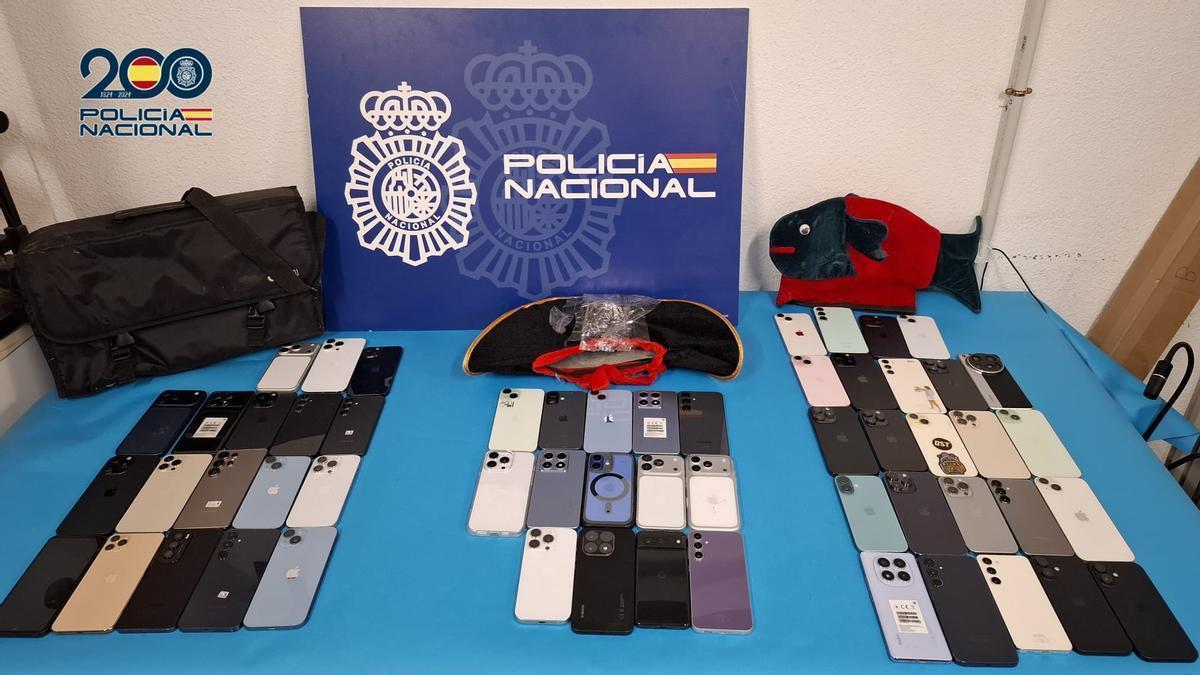 Móviles incautados por la Policía Nacional en Tenerife