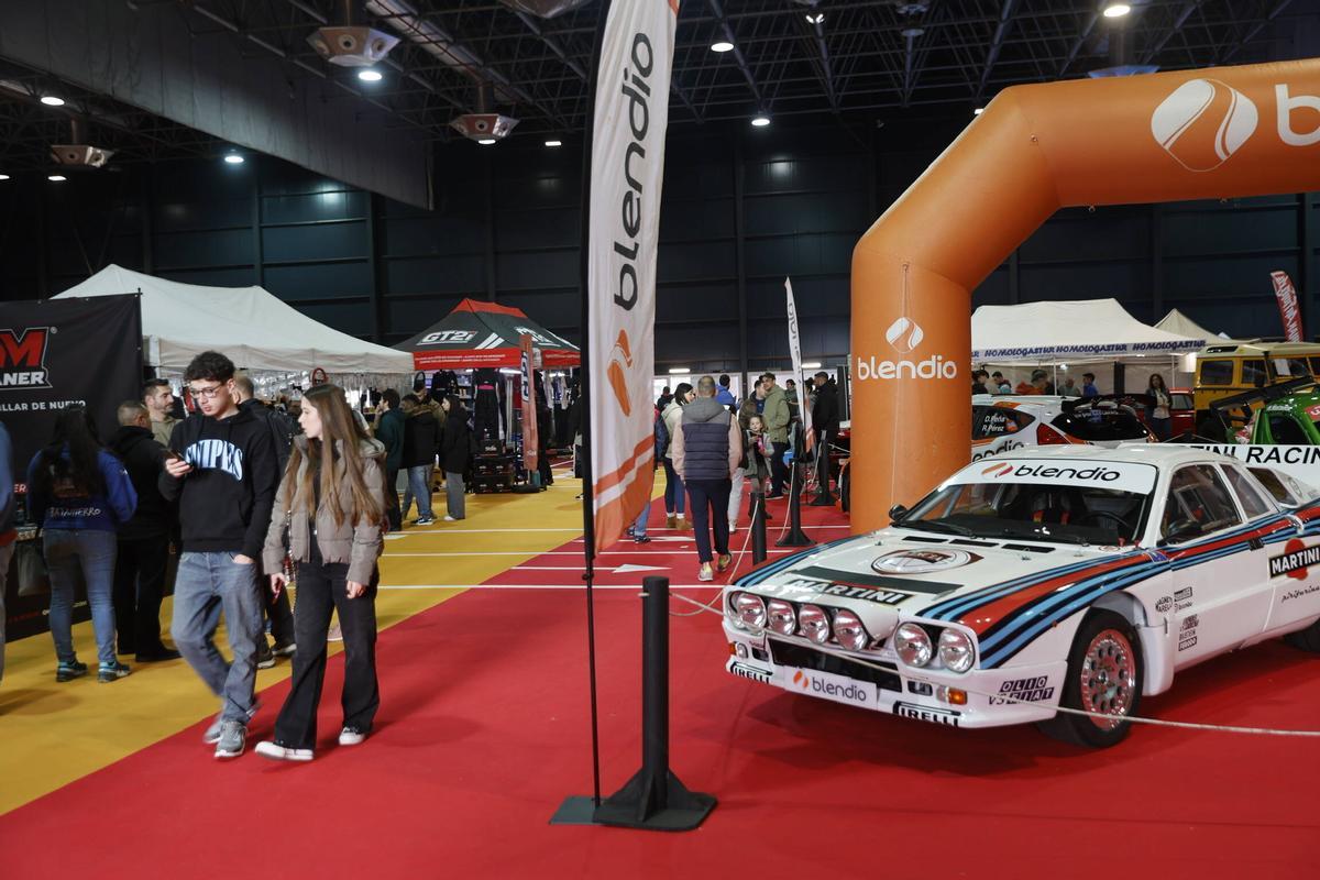 Visitantes en la edición de 2025 del Salón de Competición de Asturias.