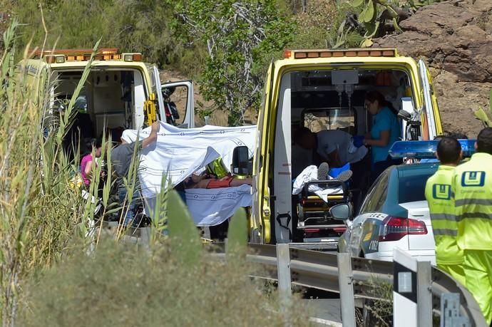 17-03-2019 SAN BARTOLOMÉ DE TIRAJANA. Accidente. Choca un coche contra tres motos.   Fotógrafo: ANDRES CRUZ  | 17/03/2019 | Fotógrafo: Andrés Cruz