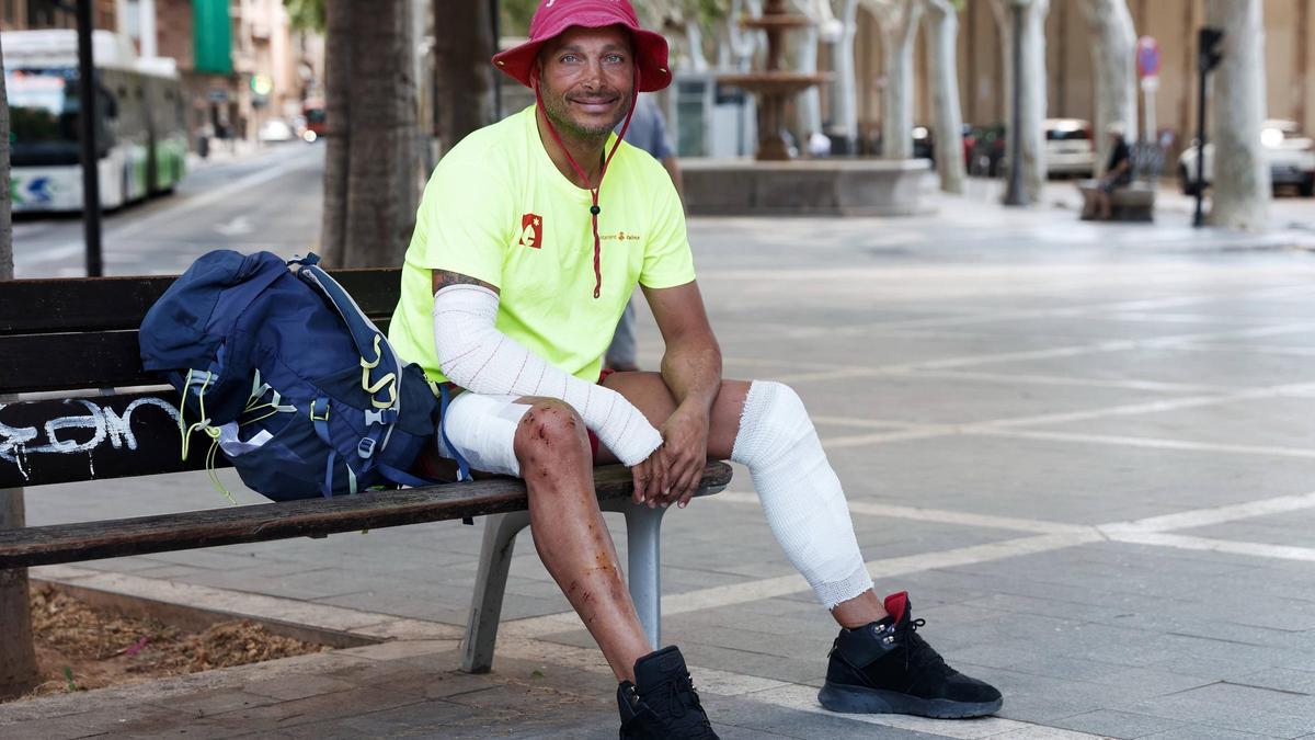 Der 47 Jahre alte Argentinier zog sich bei dem Vorfall selbst schwere Verletzungen zu und musste im Krankenhaus behandelt werden.