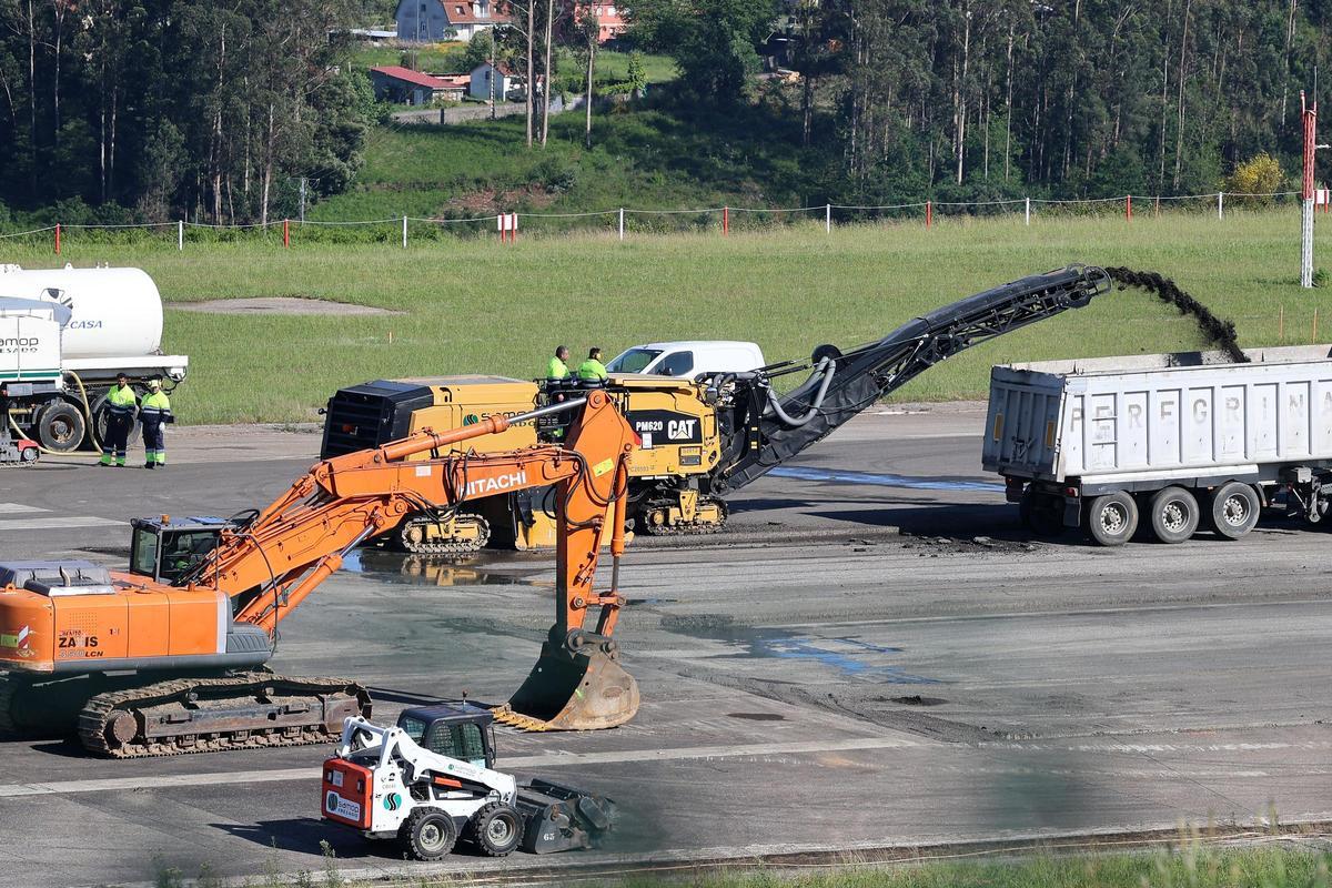 Comienzan las obras en la pista del aeropuerto de Vigo Comienzan las obras en la pista del aeropuerto de Vigo