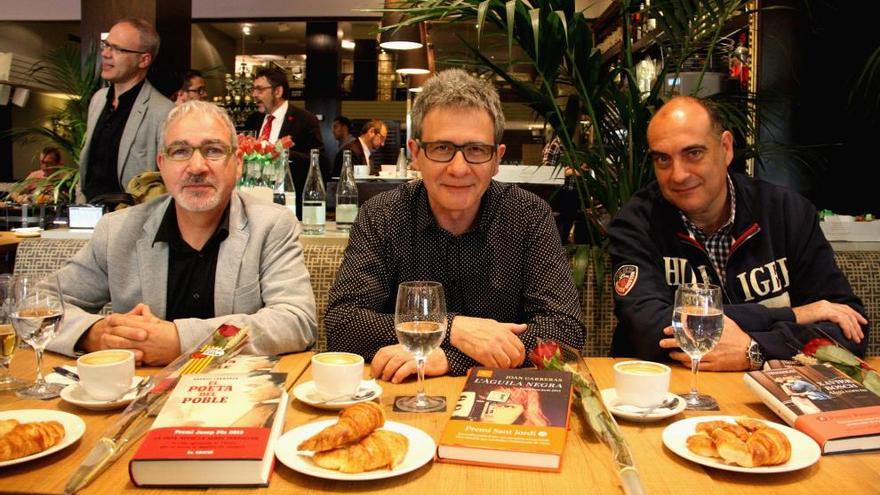 Joan Carreras (Premi Sant Jordi), Andreu Carranza (Premi Josep Pla) i Xavier Bosch (Premi Ramon Llull)