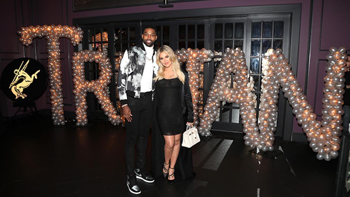 Tristan Thompson y Khloé Kardashian en la celebración del cumpleaños de él