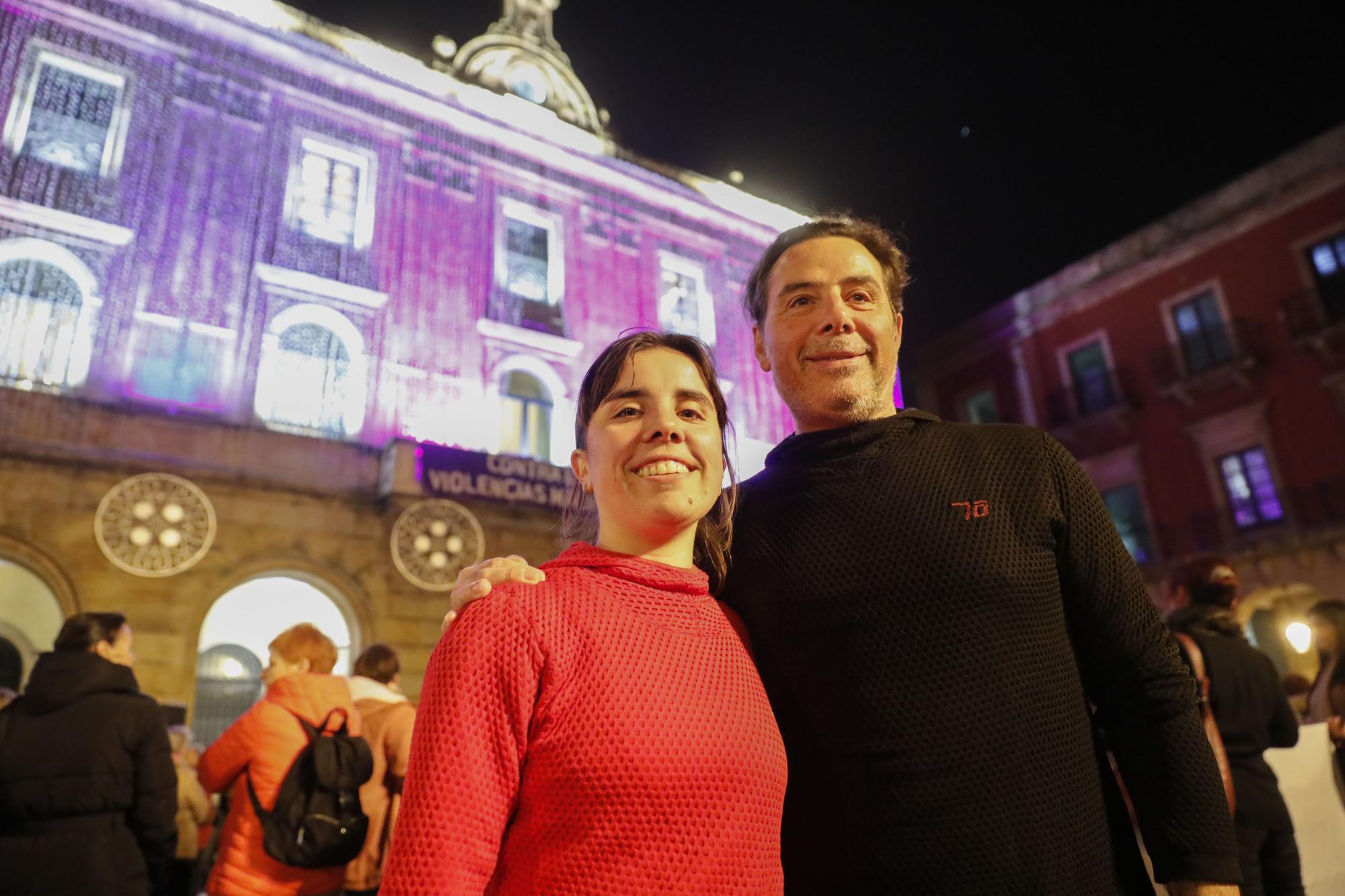 En imágenes: Gijón se cita en la plaza Mayor por el Día Internacional de la Eliminación de la Violencia contra las Mujeres