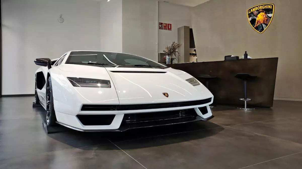 ¿Por cuánto crees que se ha vendido este Lamborghini Countach LPI 800-4?