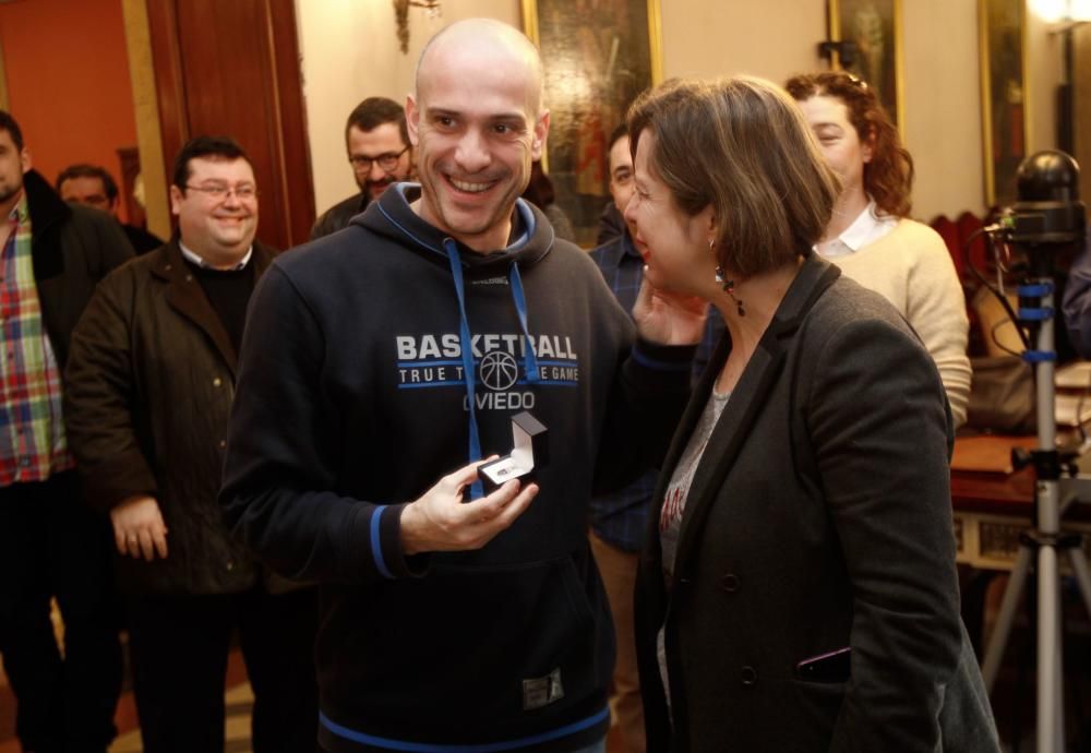 Recepción al Unión Financiera Oviedo en el Ayuntamiento tras ganar la Copa.