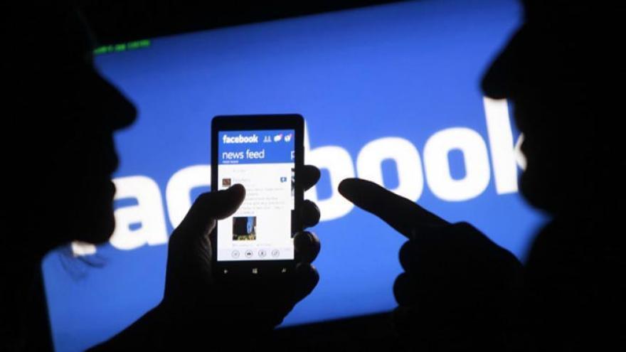 La UE demanarà explicacions a Facebook per una fuga de dades massiva