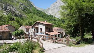 Este pueblo de Asturias alberga las rutas rurales más impresionantes de la Península Ibérica