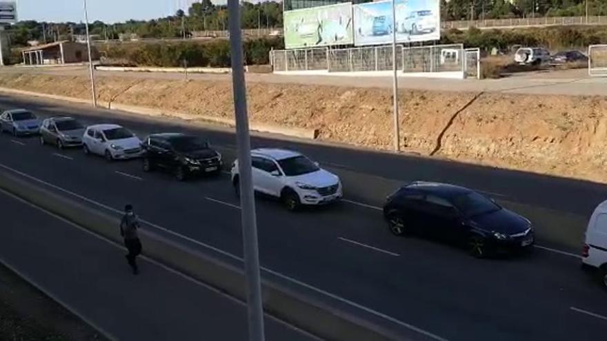 Colas en los accesos a Castelló por los controles del cierre perimetral