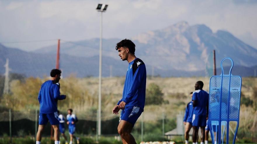 El Hércules mantiene el suspense con el lateral derecho