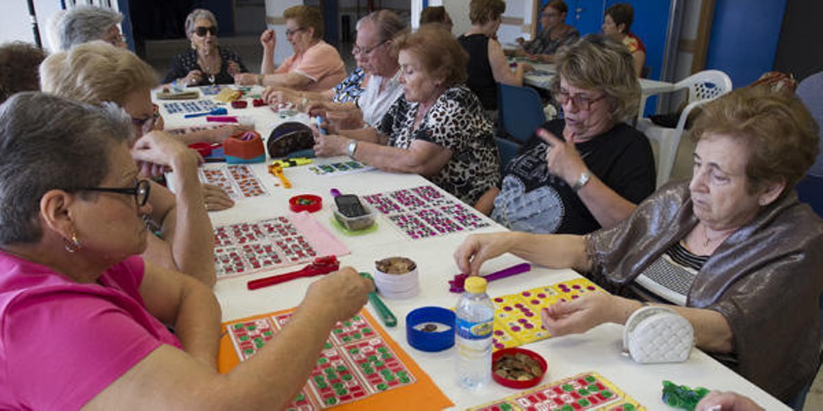 Los jubilados vuelven a cantar bingo