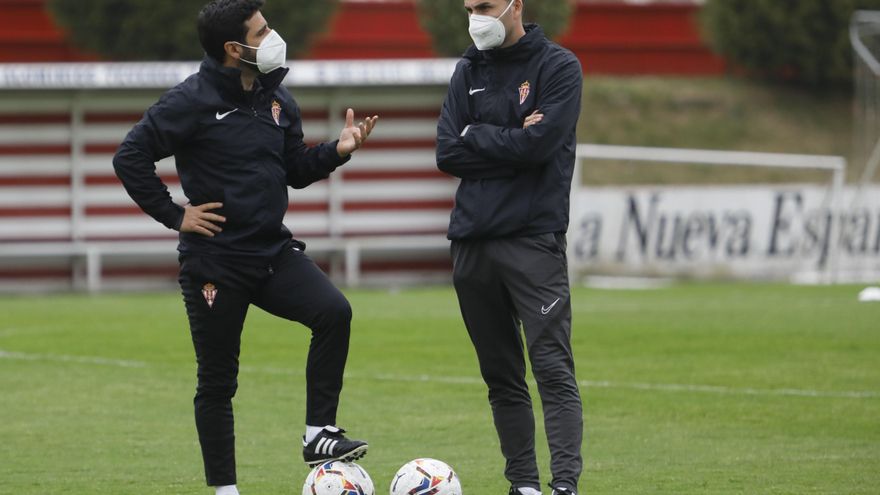 Gallego, entrenador del Sporting: &quot;No renuncio a nada, pero el ascenso directo es difícil ya&quot;