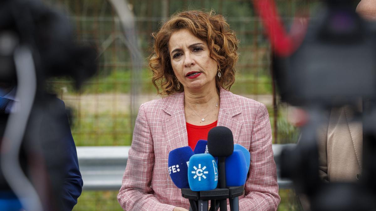 El PP intentará cercar a María Jesús Montero en su ‘despedida’ de las sesiones de control antes de las elecciones en Andalucía