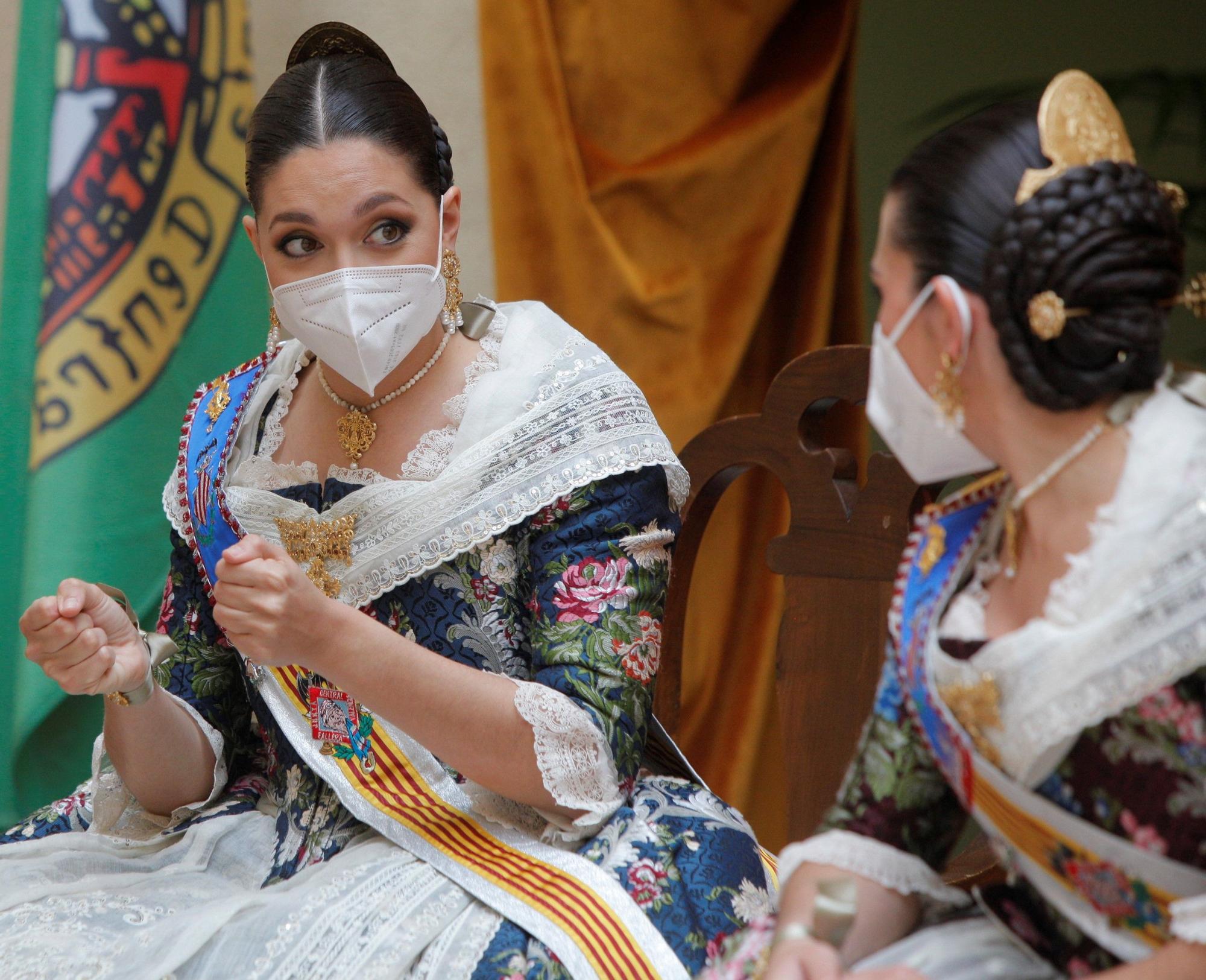 Sábado de Fallas en abril para Consuelo Llobell y la corte