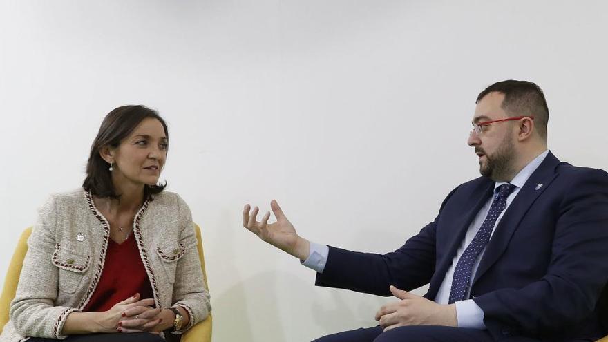 Reyes Maroto y Adrián Barbón, juntos en Fitur