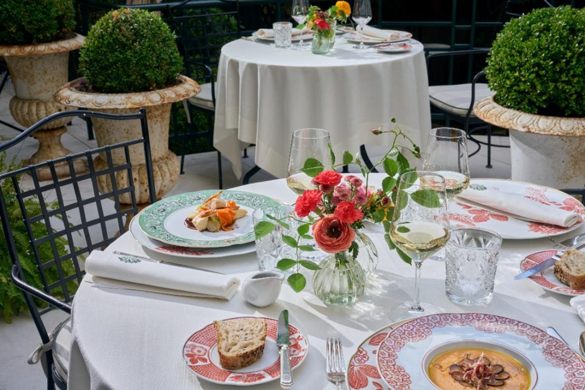 El Hotel Orfila conserva el espíritu de un palacete histórico con una propuesta gastronómica de alto nivel.