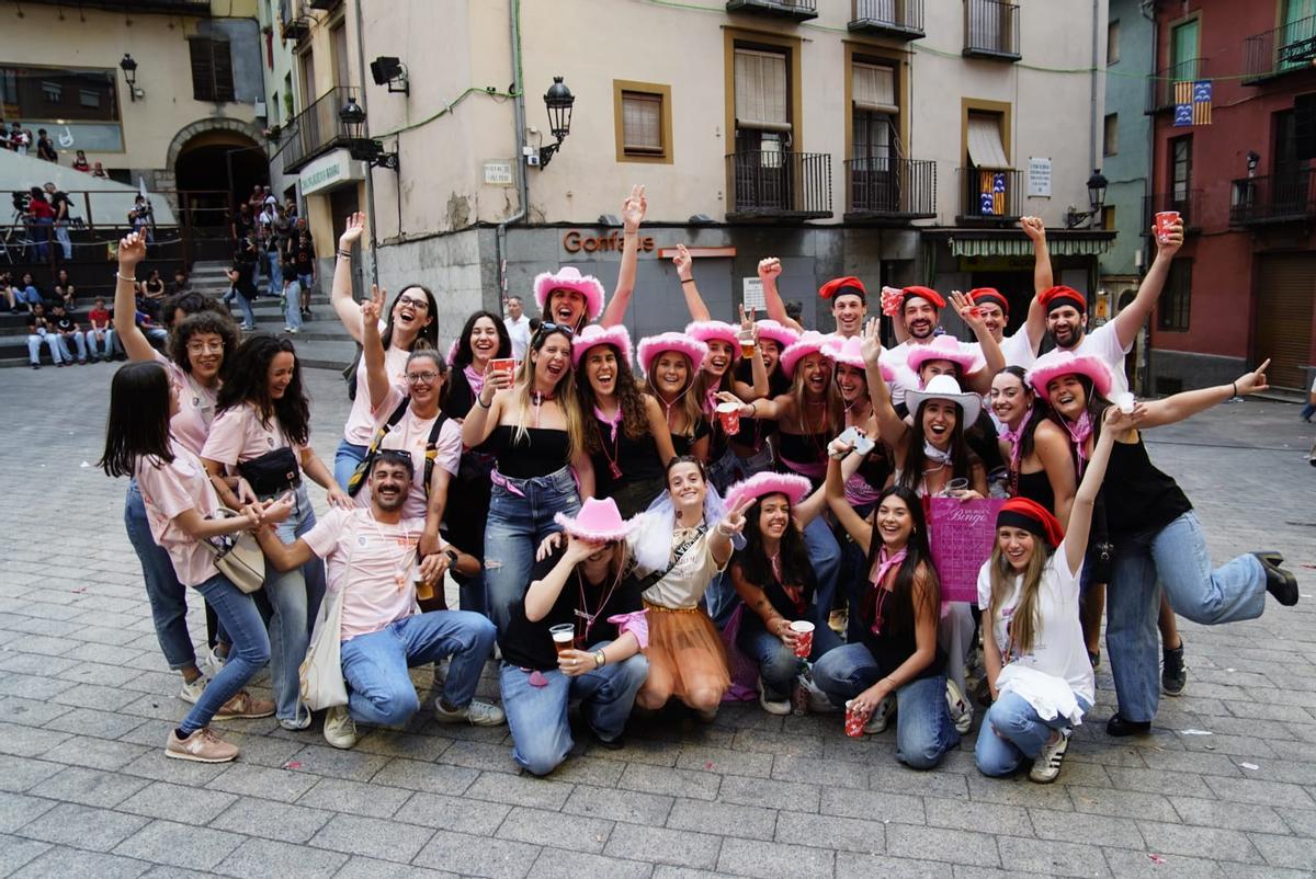 Trobada de tres grups de comiat de solter, de l'Espluga de Francolí, Girona i Barcelona