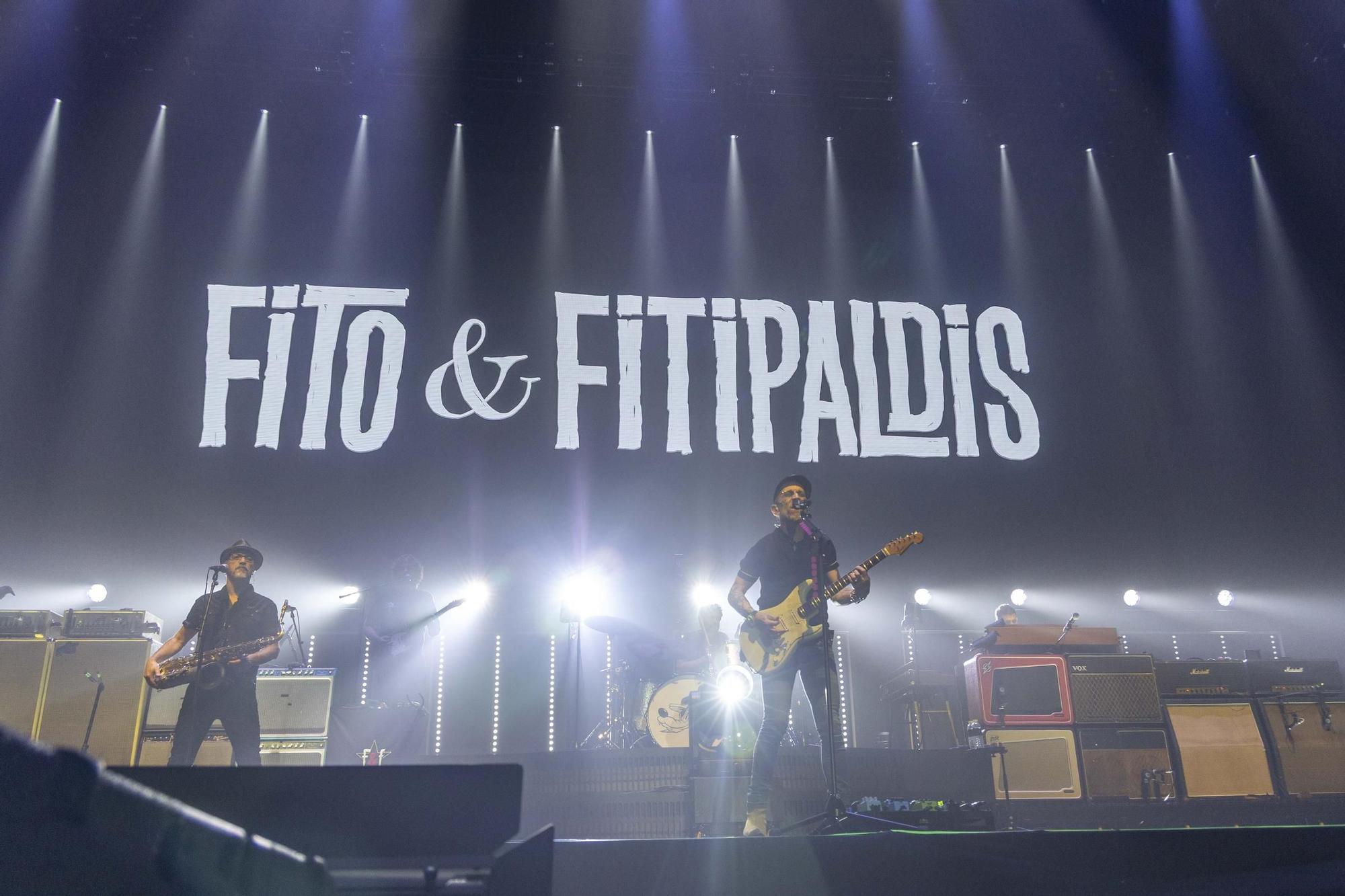 El Multiusos Fontes do Sar a los pies de Fito y sus fitipaldis