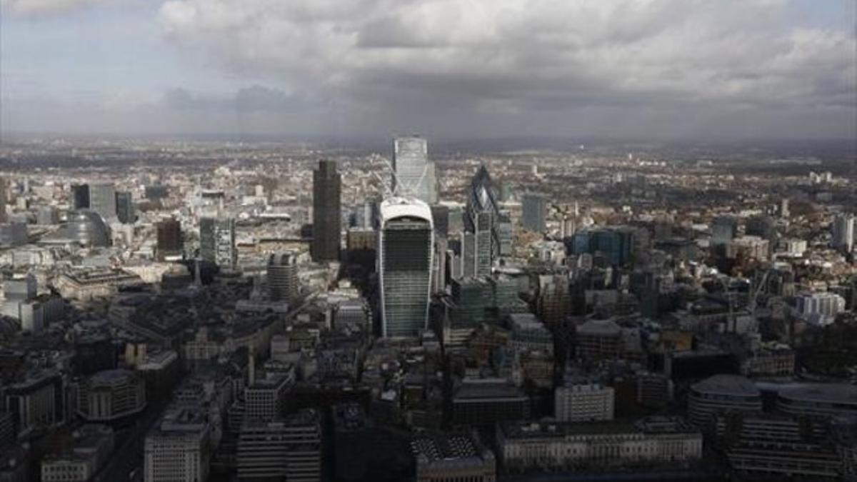 Panorámica general de Londres, con sus modernos rascaciles en primer término.