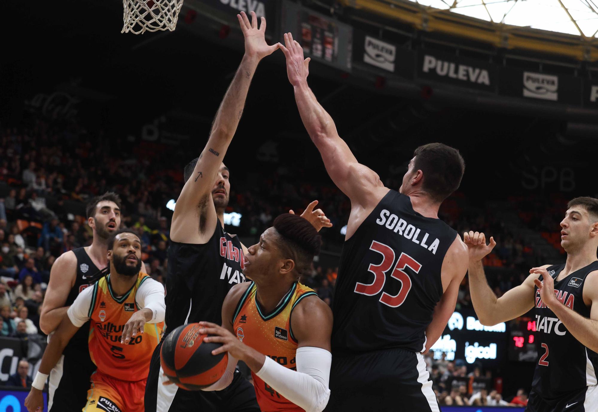 Las mejores imágenes del Valencia Basket - Girona Basketball