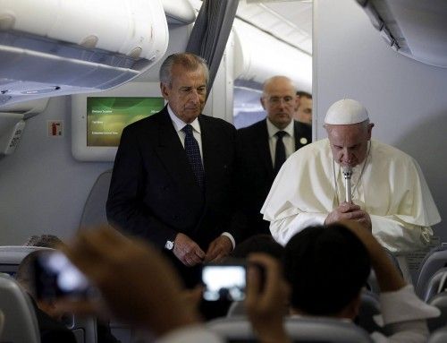 El Papa Francisco llega a Seúl en su primera visita a Asia