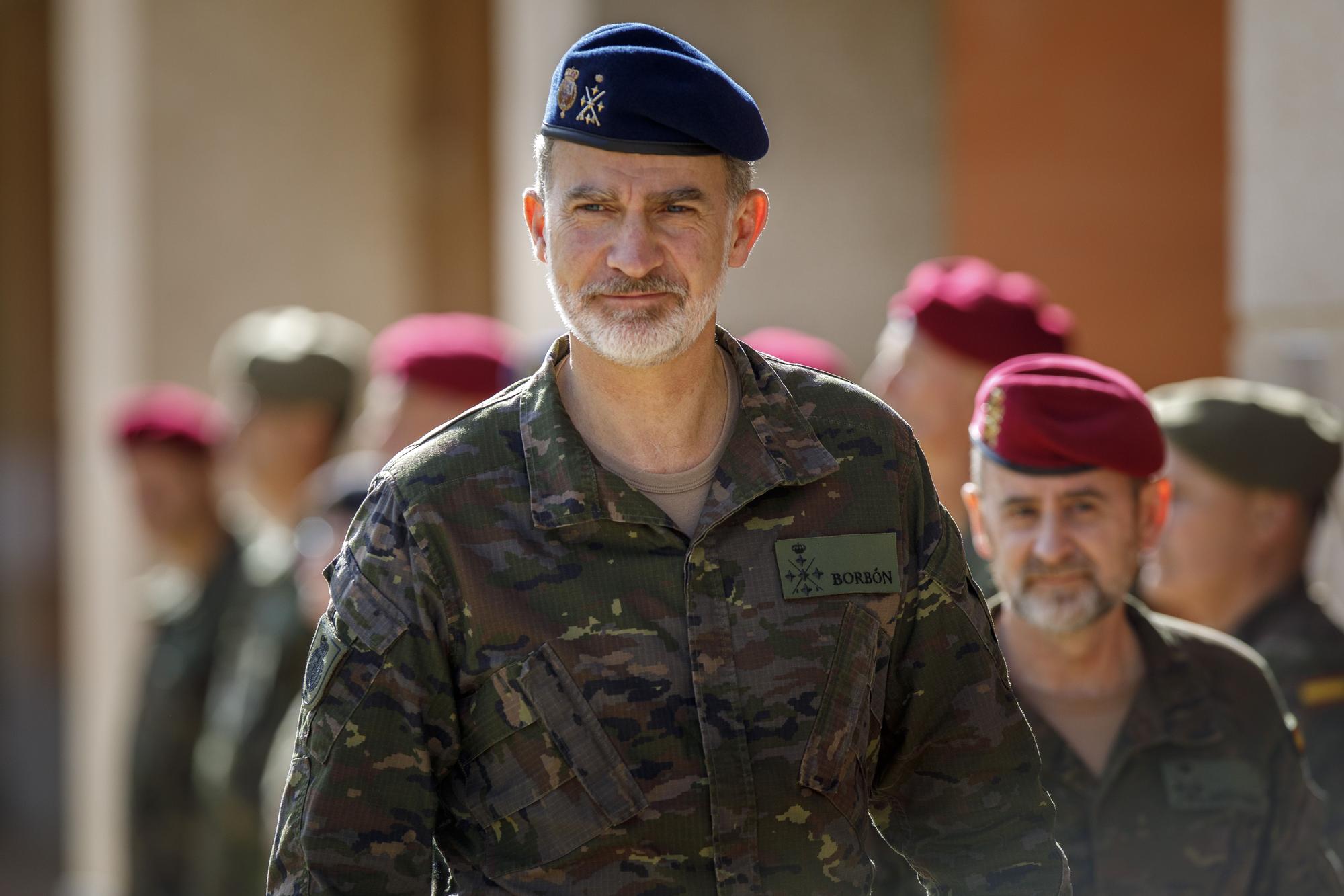 El rey Felipe VI visita el cuartel de Bétera