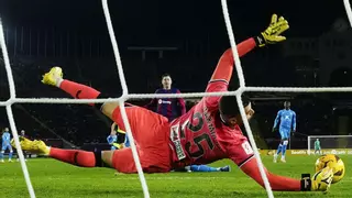 El Valencia CF se fija en Luis Maximiano para sustituir a Dimitrievski
