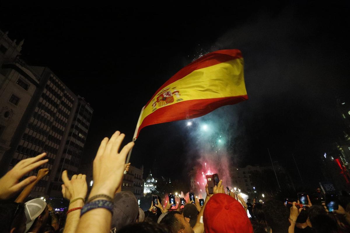 Euforia en València por el triunfo de la Roja Euforia en València por el triunfo de la Roja