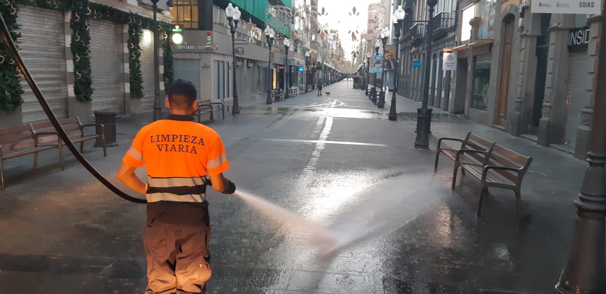 Limpieza en Las Palmas de Gran Canaria tras la Nochebuena