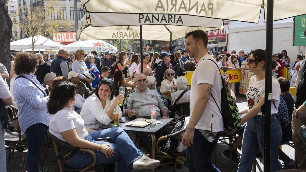 Las Fallas atraen a muchos visitantes del resto de la Comunitat Valenciana