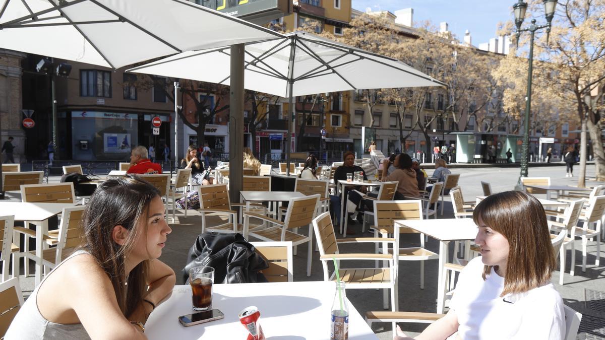 Un calor inusual en marzo deja 30 grados de temperatura en Zaragoza