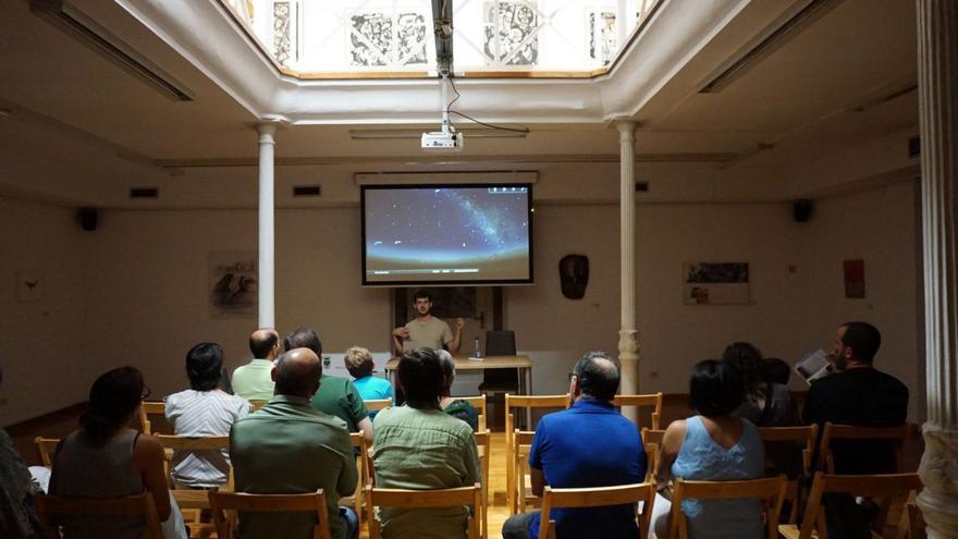 Una jornada en el museo Ramón Aller de Lalín sobre el destino Starlight. |