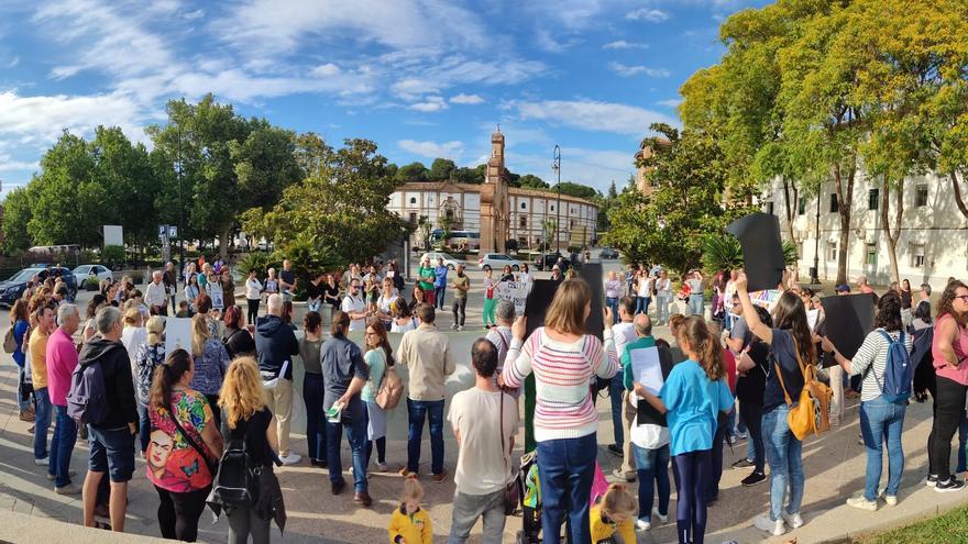 Manifestación en Antequera para denunciar el “cierre de clases” en el CEIP Infante Don Fernando