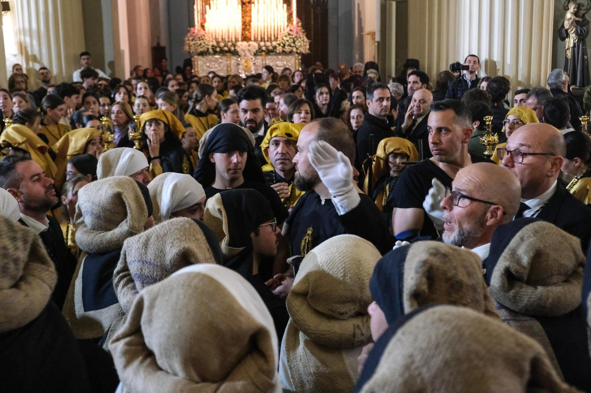 Las mejores imágenes del Lunes Santo en Elche