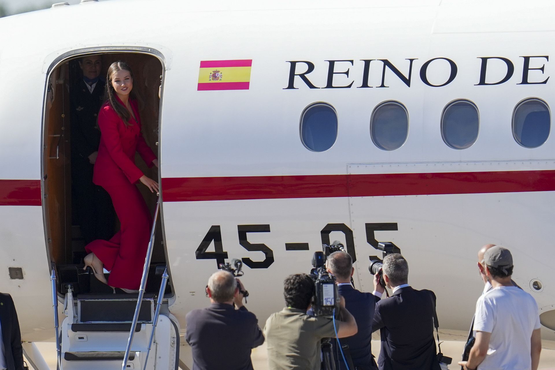 El despido de honores a la princesa Leonor en Barajas.