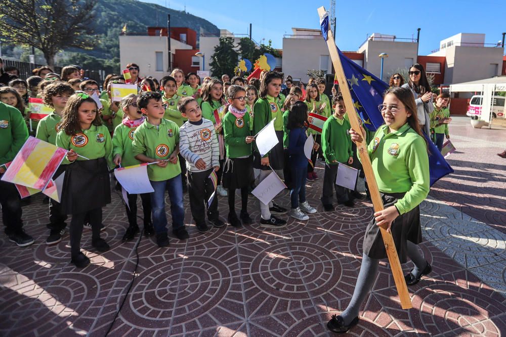 Los escolares del colegio de Hurchillo celebran lo