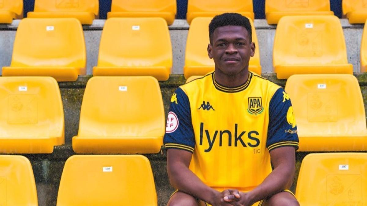 Ntji Tounkara, en Santo Domingo tras cerrar su cesión al Alcorcón.