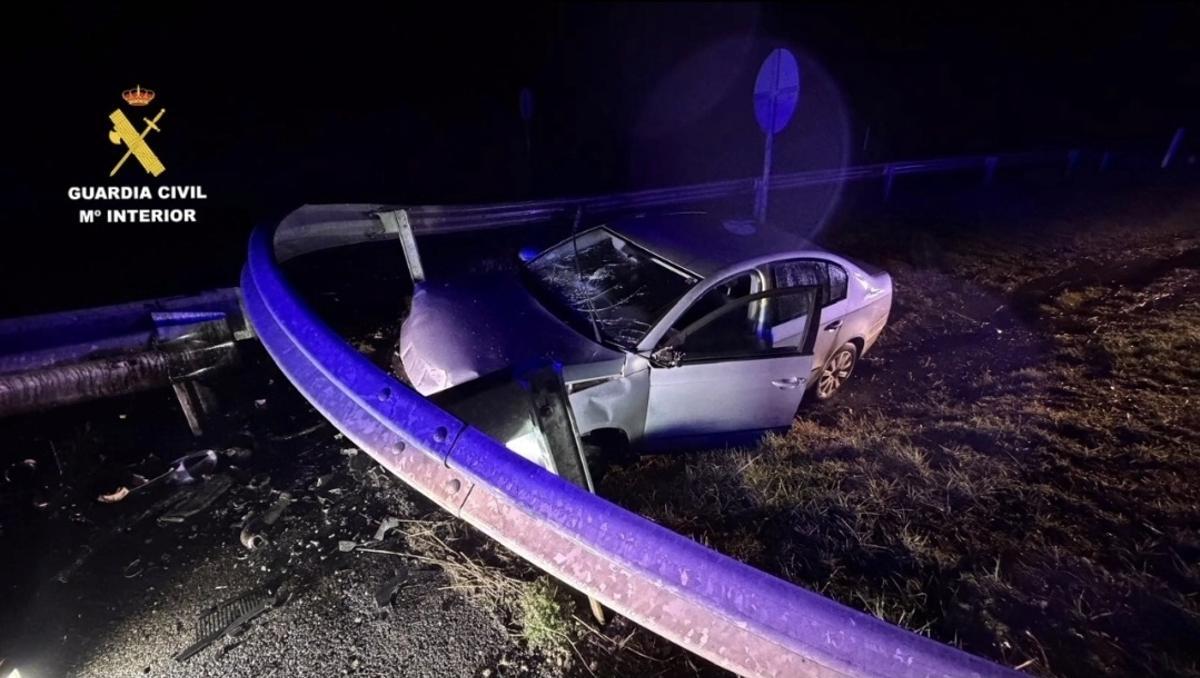 Vehículo siniestrado en la A-23, a la altura de Almudévar.
