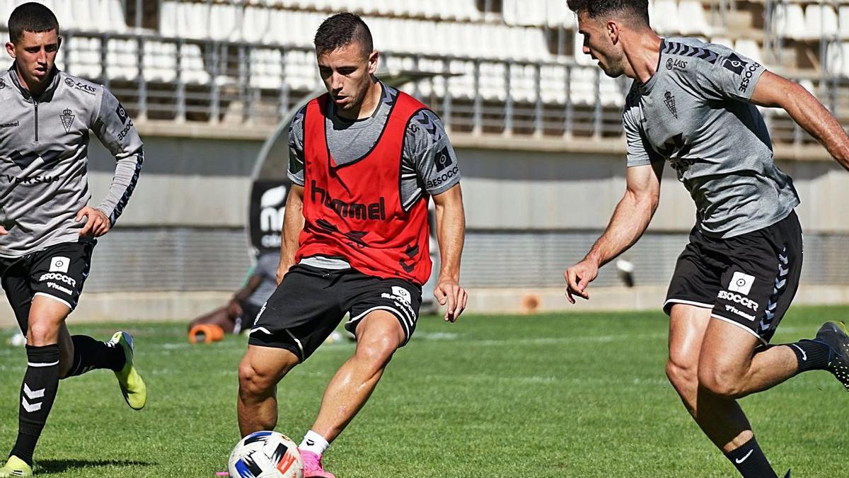 El Real Murcia, en un entrenamiento en Nueva Condomina durante esta semana. | PRENSA REAL MURCIA CF