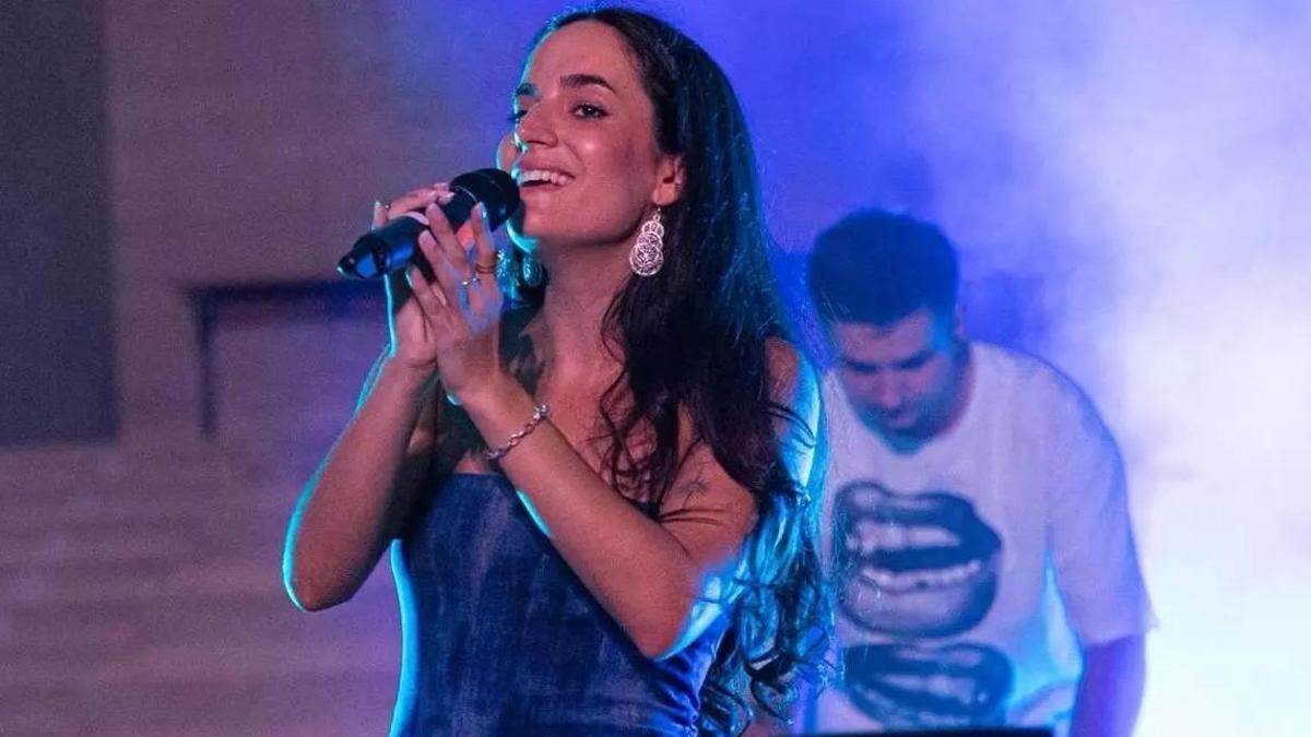 Detrás del nombre artístico «Kala» se encuentra la alicantina Aitana Moreno.