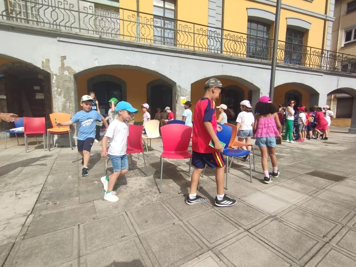 El juego de las sillas.