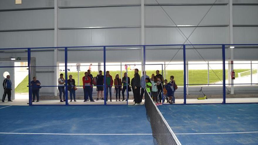 Gallur ya disfruta de su nueva pista de pádel