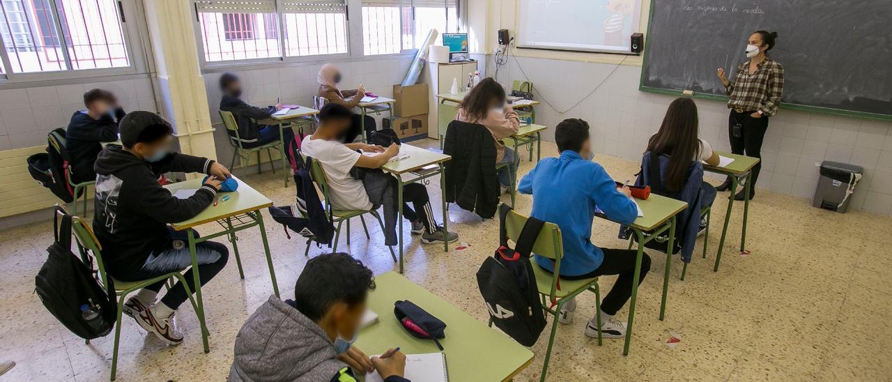 Clases de refuerzo de Valenciano e Inglés ante la bajada de rendimiento de los alumnos de Bachillerato