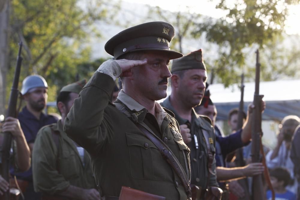 Recreación de la Guerra Civil en Grullos