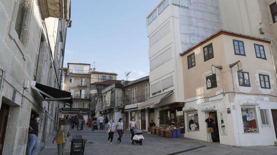 Los inmuebles 10 y 11, en primer plano, a la derecha.    // J. LORES